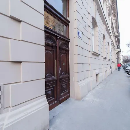 M6 Main Square Stylish One Bedroom Krakow Exterior photo