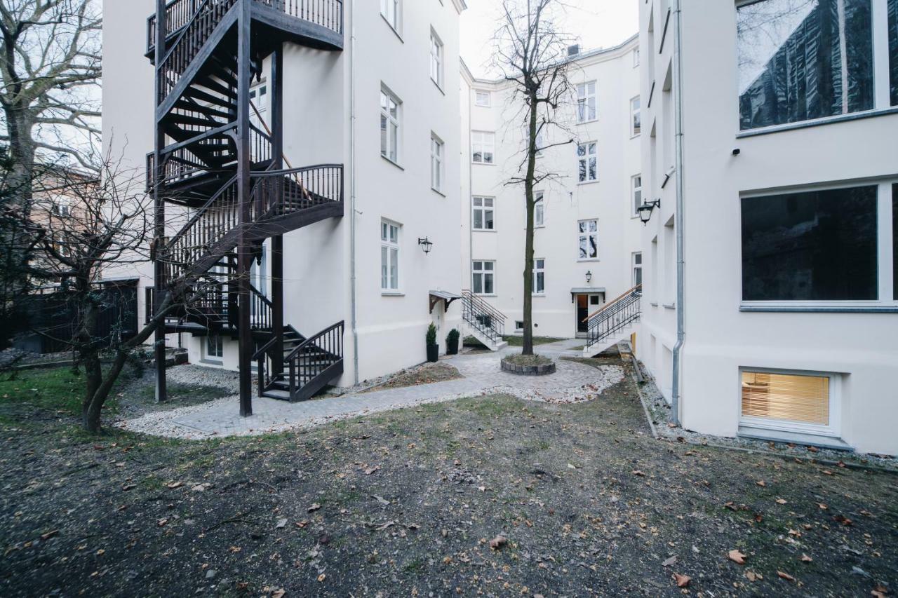 M6 Main Square Stylish One Bedroom *