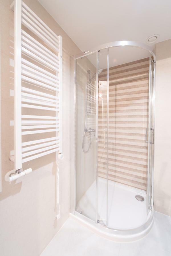 Apartment M6 Main Square Stylish One Bedroom